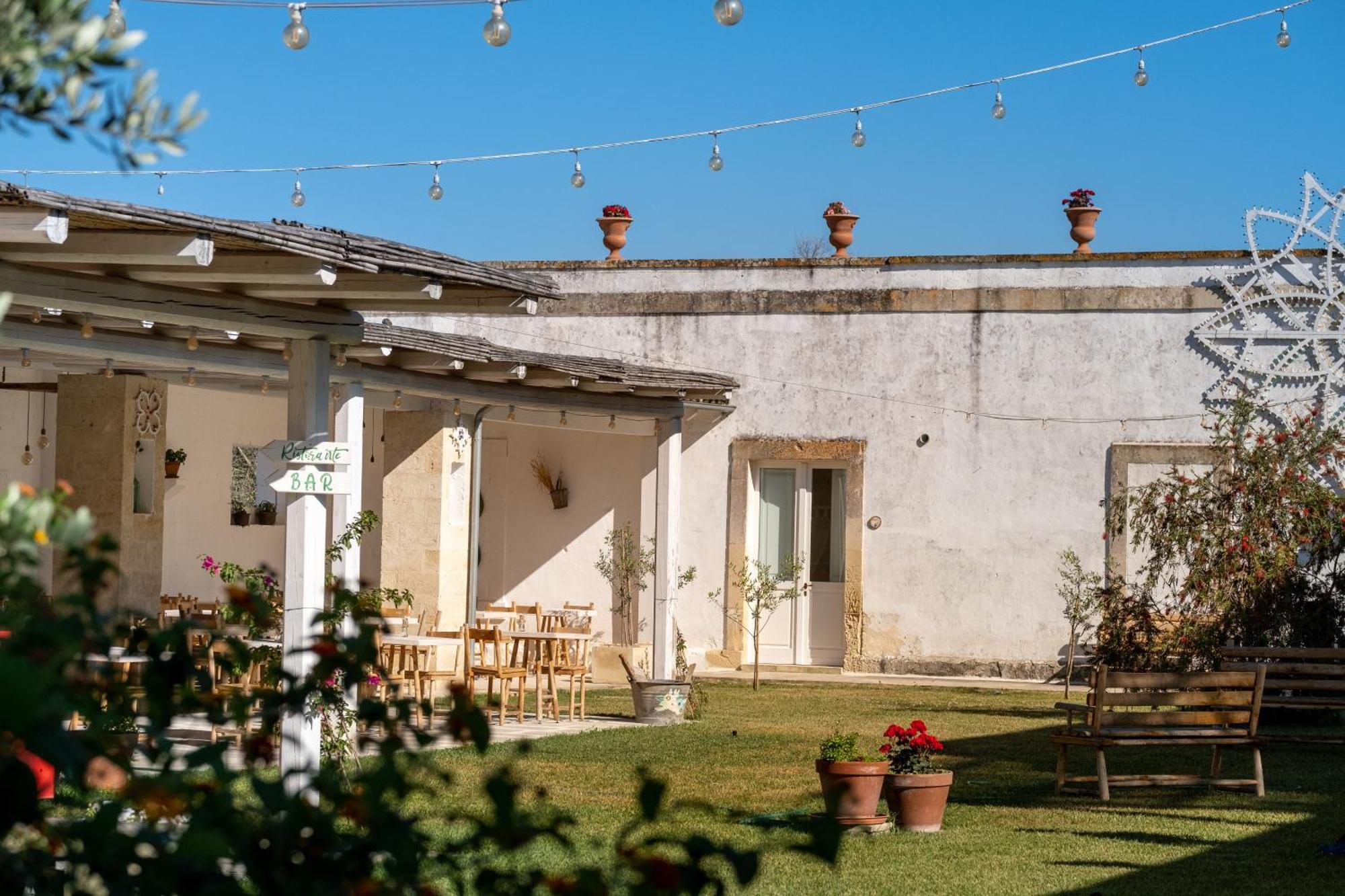 Hotel Masseria Rauccio Torre dell'Orso Exterior foto